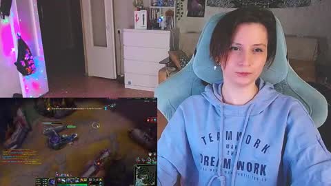 Kris online show from February 20, 8:36 pm