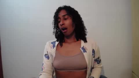 yumchocolate777 online show from March 25, 5:33 am