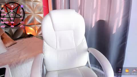 Snapshot of yumeko_jabami chatting on October 6, 1:50 pm YUMEKO online show from October 6, 1:50 pm