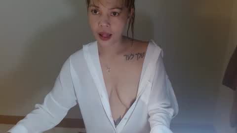 yunahuntrixx online show from June 2, 4:46 am