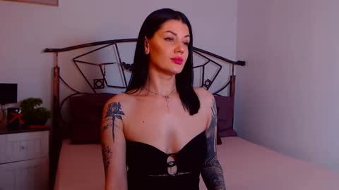 I V Y   online show from December 22, 8:45 pm