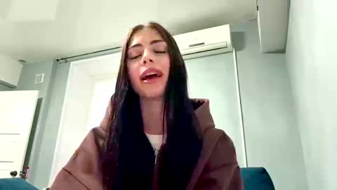 Lina online show from May 31, 3:07 pm