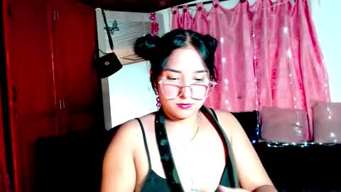 Zaina online show from November 6, 3:40 pm