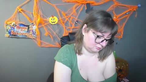 zannadreil online show from October 13, 8:22 pm