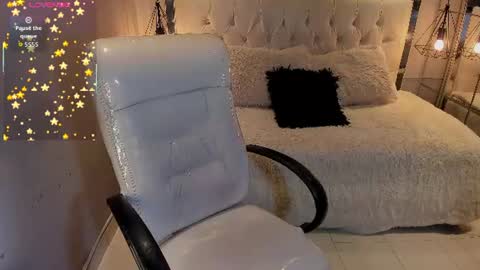 zara_moon1 online show from July 9, 3:09 am