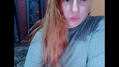 Snapshot of zara_red chatting on December 28, 11:16 pm Kate. if im not here im here foxy red333 online show from December 28, 11:16 pm