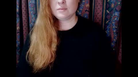 Snapshot of zara_red chatting on December 17, 4:12 am Kate. if im not here im here foxy red333 online show from December 17, 4:12 am