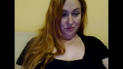 Snapshot of zara_red chatting on February 23, 8:18 pm Kate. if im not here im here foxy red333 online show from February 23, 8:18 pm