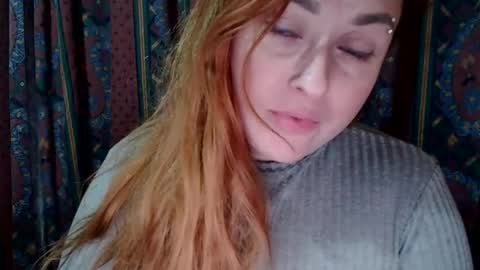 Snapshot of zara_red chatting on December 31, 3:42 pm Kate. if im not here im here foxy red333 online show from December 31, 3:42 pm