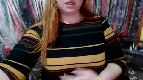 Snapshot of zara_red chatting on January 24, 10:43 am Kate. if im not here im here foxy red333 online show from January 24, 10:43 am