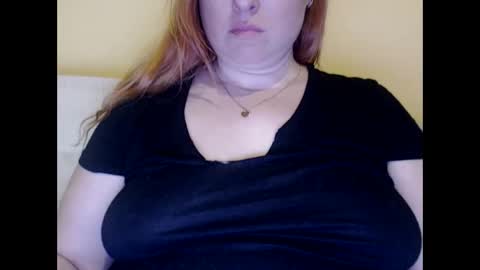 Snapshot of zara_red chatting on February 23, 10:10 am Kate. if im not here im here foxy red333 online show from February 23, 10:10 am