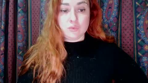 Snapshot of zara_red chatting on December 14, 11:56 pm Kate. if im not here im here foxy red333 online show from December 14, 11:56 pm