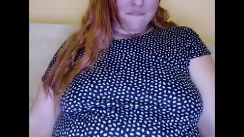 Snapshot of zara_red chatting on February 5, 1:00 pm Kate. if im not here im here foxy red333 online show from February 5, 1:00 pm