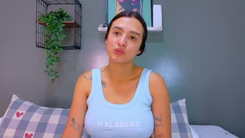 Z A R A  online show from May 4, 11:25 am