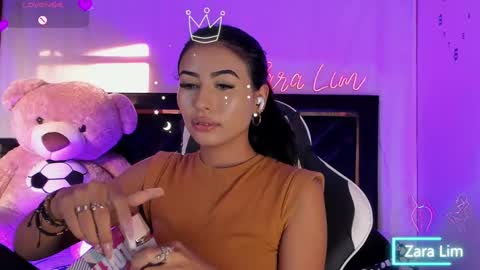 Snapshot of zaralim chatting on September 13, 10:29 pm Zara Lim online show from September 13, 10:29 pm