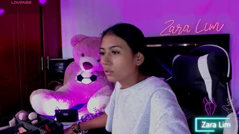 Snapshot of zaralim chatting on September 17, 7:45 pm Zara Lim online show from September 17, 7:45 pm