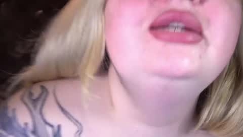 Lola online show from May 12, 7:42 pm
