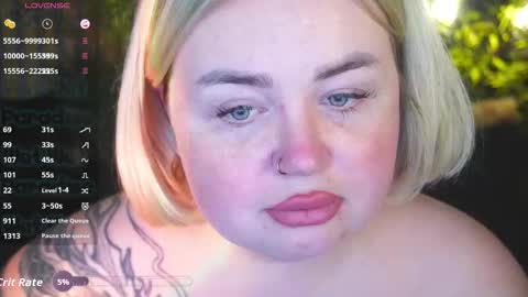 Lola online show from October 31, 2:21 pm