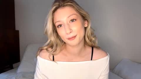 Snapshot of zenaidazeran chatting on October 30, 10:49 am Sofia online show from October 30, 10:49 am