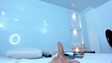 Zenda Evans online show from September 27, 5:25 am