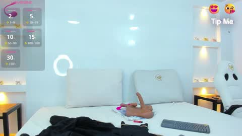 Zenda Evans online show from February 21, 4:07 am