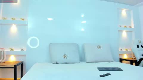 Zenda Evans online show from February 14, 4:04 am