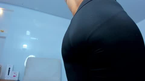 Zenda Evans online show from November 14, 4:23 am