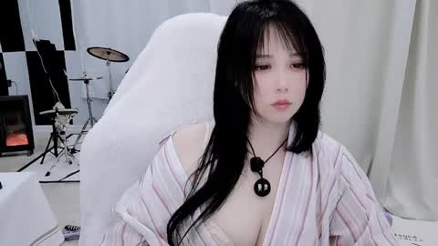 zhen online show from April 14, 6:08 pm