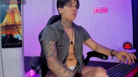 zhoestrong online show from May 30, 11:43 pm