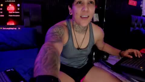 zhoestrong online show from July 2, 8:15 pm