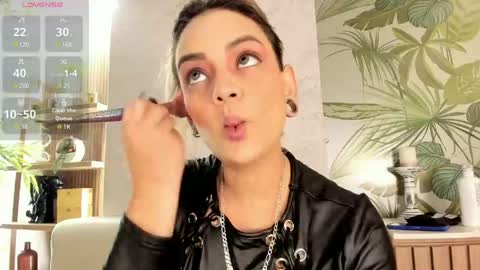 zihaadams_ online show from April 25, 7:55 pm