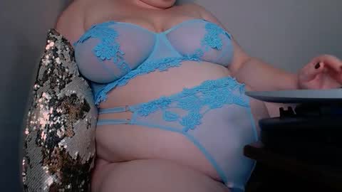 Snapshot of zinacorleone chatting on October 19, 10:01 pm zinacorleone online show from October 19, 10:01 pm