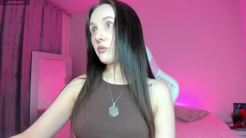 Zlata  Mon Tue Thu Fri Sun Sa GMT 3 0000pm - 0600pm  online show from January 26, 3:03 pm