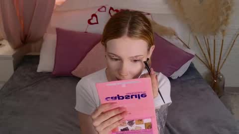 Im Zoe online show from February 11, 1:56 pm