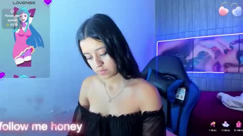 Z O E online show from February 3, 8:34 pm