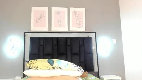 zoe_curvyy online show from June 5, 12:11 pm