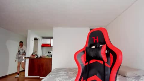 ZOE online show from November 23, 8:10 pm