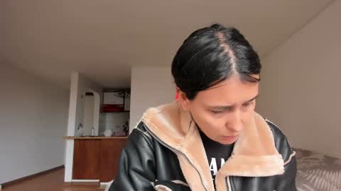 Snapshot of zoe_jeane_beker chatting on December 28, 8:15 pm ZOE online show from December 28, 8:15 pm
