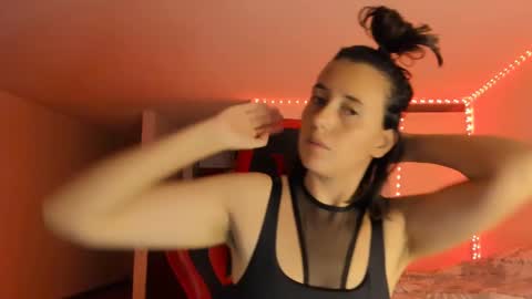 Snapshot of zoe_jeane_beker chatting on February 10, 6:20 am ZOE online show from February 10, 6:20 am
