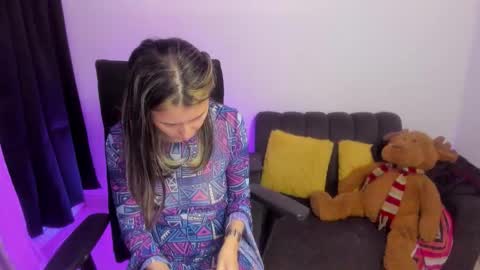 ZOE online show from February 8, 8:45 pm