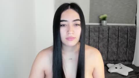 zoe_jones7 online show from December 1, 7:23 am