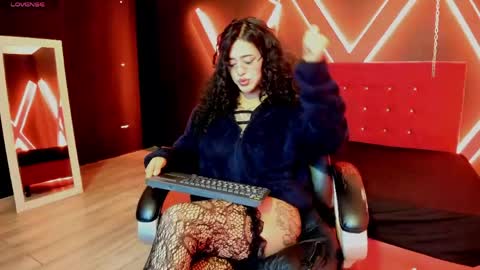 zoe  online show from June 4, 3:55 am