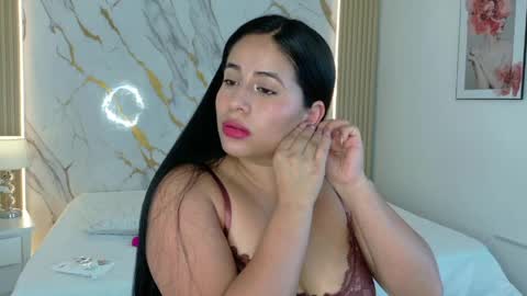 zoe_longhair online show from May 18, 7:09 pm