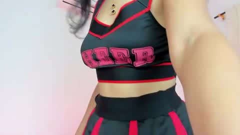 zoe_mrl online show from June 18, 1:05 pm