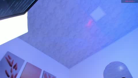 Zoe online show from April 2, 6:16 pm