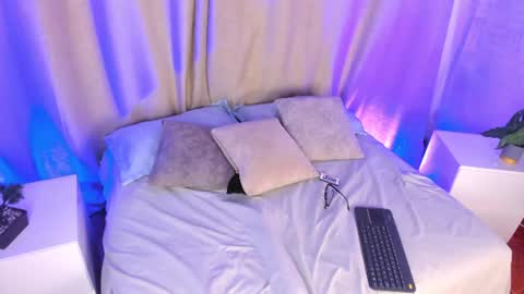 zoe_rousee_ online show from July 2, 12:11 pm