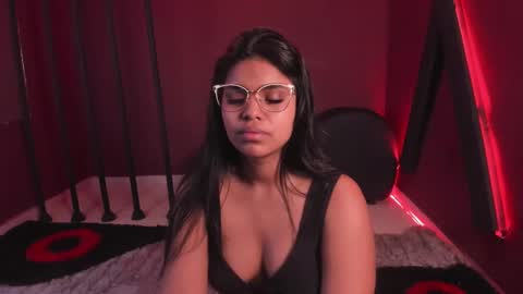 Snapshot of zoe_roux210949 chatting on March 12, 11:42 am Zoe online show from March 12, 11:42 am