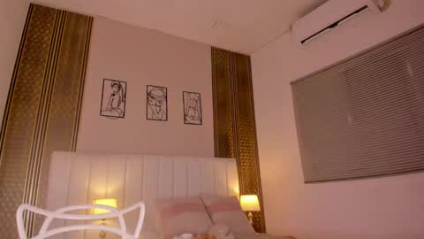 Hi guys i am Zoe  online show from February 13, 1:02 pm