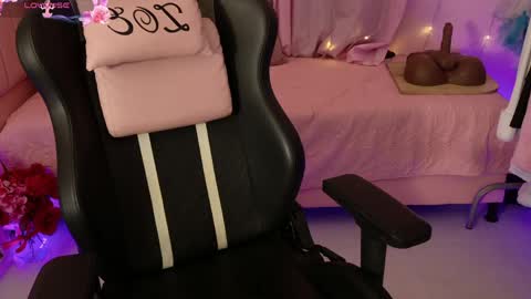 zoe_sullivan_ online show from April 20, 9:12 am