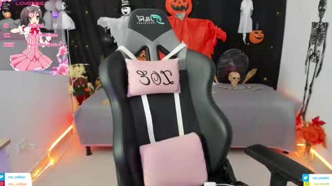 zoe_sullivan_ online show from October 28, 10:10 am